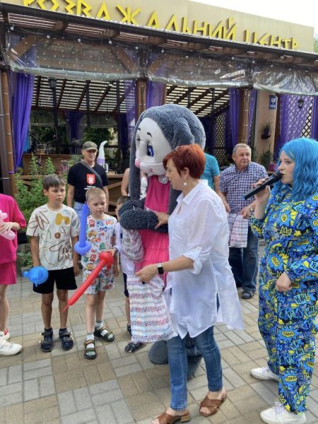 Волонтерський центр “ШОСТКА – ДОБРО” провів назабутнє свято та привітав діточок загиблих героїв з Днем захисту дітей (+фото)