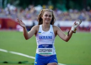 ЄЮОФ-2025: Поліна Дзерожинська виграла «золото» у метанні молота