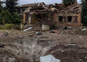 Ворог не припиняє атакувати цивільну інфраструктуру Сумщини: поранений цивільний, є руйнування, – ОВА
