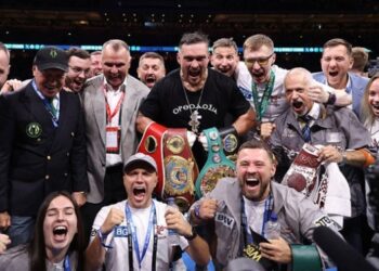 Шевадзуцький прокоментував тріумф Усика в бою з Дюбуа