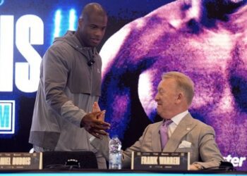 Френк Воррен у яскравих фарбах змалював наступний бій Дюбуа