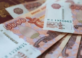 РФ уперше витратила на війну половину зібраних податків – ЗМІ