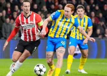 Порту офіційно підписав 34-річного форварда ПСВ Люка де Йонга