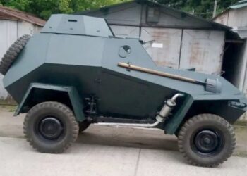 Відреставрований бронетранспортер часів Другої світової війни продають в Україні за $15000 (ФОТО)