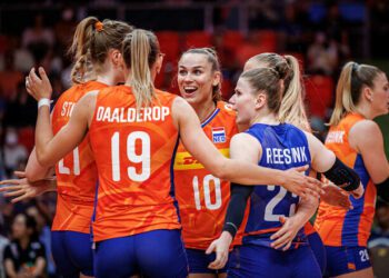 Андердоги вибили дворазових чемпіонів. Визначено першого учасника 1/4 ЧС