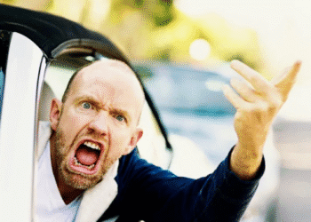 Агресія за кермом: у чому причина і як її уникнути