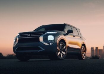 Mitsubishi відкликає майже 92 тисячі кросоверів Outlander