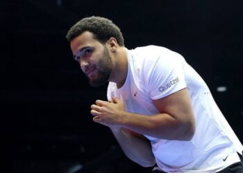 Тренер Ітауми оцінив шанси свого боксера у бою з Усиком