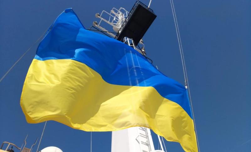 Флот науки і свободи: 4 роки тому над криголамом "Ноосфера" замайорів синьо-жовтий прапор