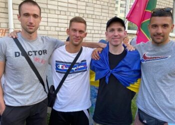 ФОТО. «Герой вдома». Волейболіст Микита Каліберда повернувся з полону