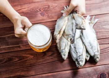 Яку закуску підібрати до кожного сорту пива: гайд щодо найкращих варіантів