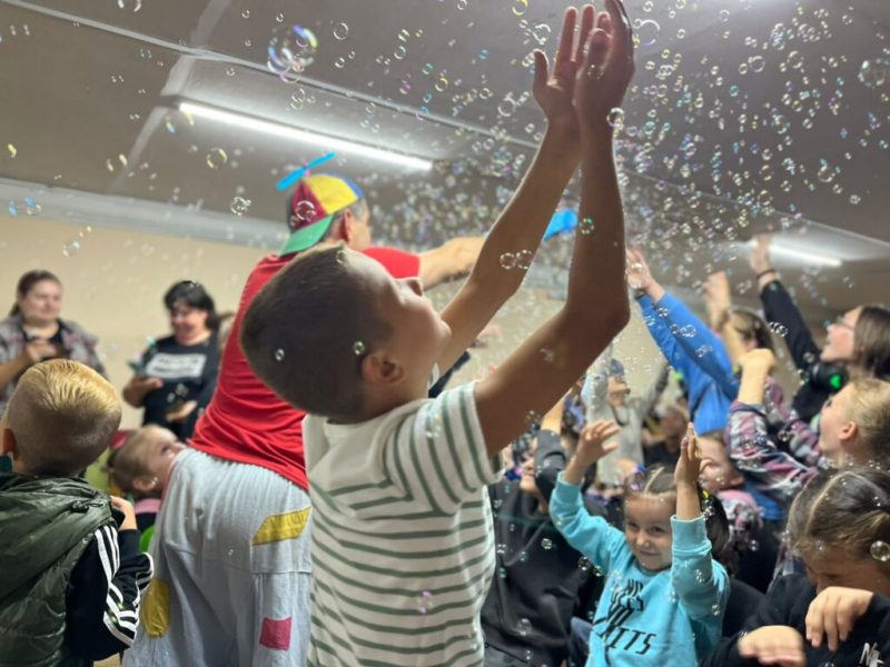 Клоун Пімпа з Італії знову подарував свято дітям Конотопа