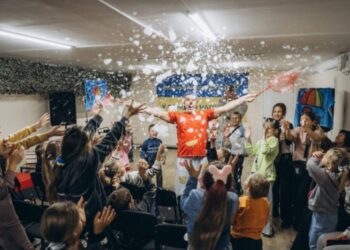 Клоун Пімпа з Італії знову подарував свято дітям Конотопа