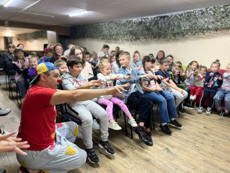 Клоун Пімпа з Італії знову подарував свято дітям Конотопа