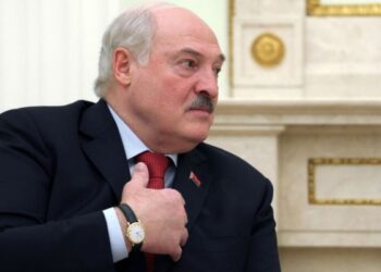 Лукашенко побажав українцям мирного неба і згадав про ”щиру дружбу”