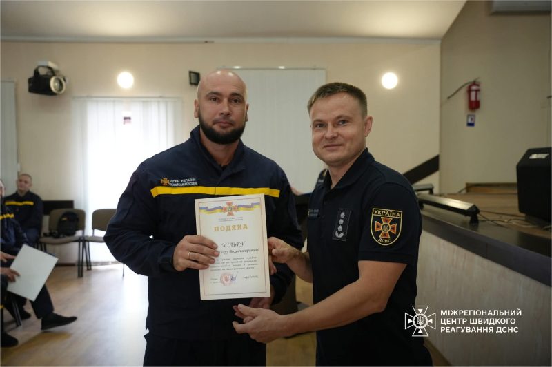 На Роменщині рятувальників МЦШР ДСНС відзначили нагородами та новими званнями