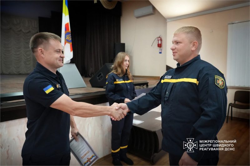 На Роменщині рятувальників МЦШР ДСНС відзначили нагородами та новими званнями