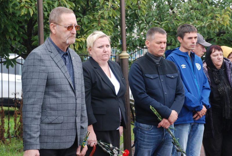 На Шосткинщині провели в останню путь військовослужбовця Сергія Терещенка