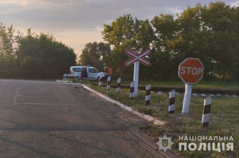 На Сумщині потяг зіткнувся з автівкою – поліцейські встановлюють обставини події
