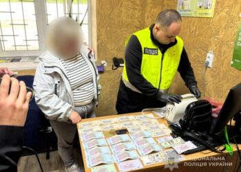 Поліція Конотопа продовжує розслідування схеми фіктивних шлюбів: організаторці повідомлено ще одну підозру