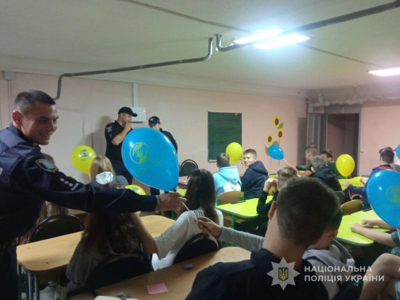 Прапор &mdash; символ незламності: у Конотопі поліцейські провели патріотичний захід для дітей