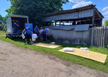 Представники гуманітарного центру “Проліска-Конотоп” спільно з волонтерами  евакуювали людей з прикордонних сіл Шосткинського району