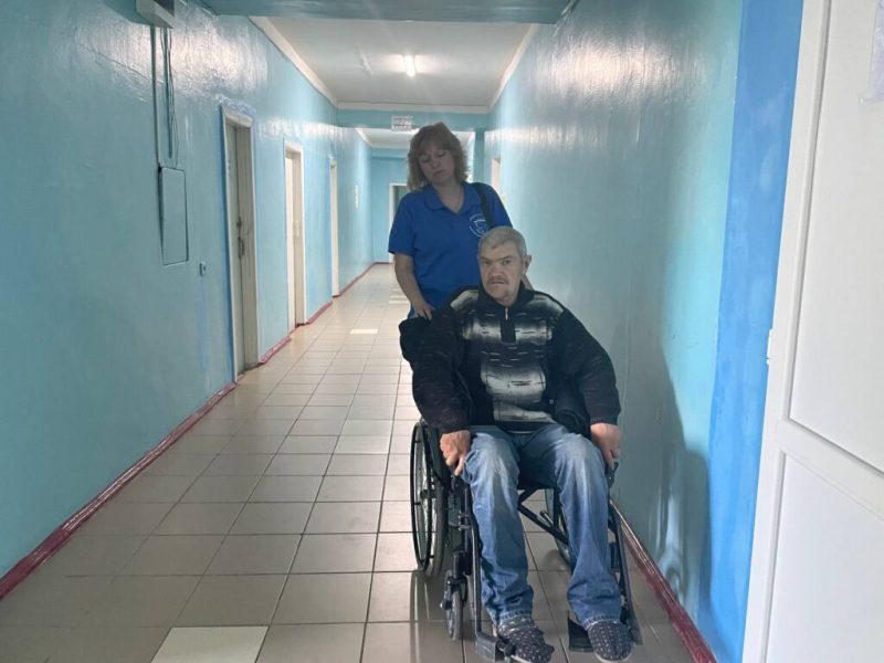 Представники гуманітарного центру “Проліска-Конотоп” спільно з волонтерами евакуювали людей з прикордонних сіл Шосткинського району