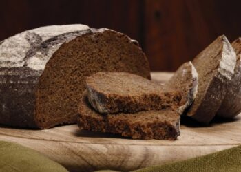 “Притримують жито”: українцям розповіли, хто винен у зростанні цін на хліб