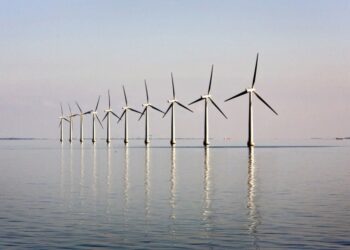 Революція в енергетиці: Китай створив плавучу вітрову електростанцію
