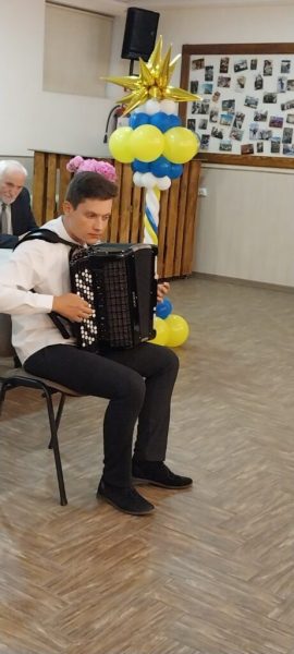 Шосткинська дитяча школа мистецтв випустила 53 учня, з них 42 – з відзнакою за високі творчі досягнення (+фото)