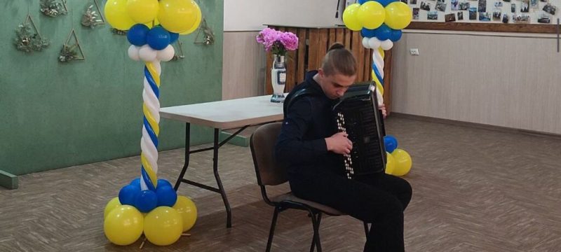 Шосткинська дитяча школа мистецтв випустила 53 учня, з них 42 – з відзнакою за високі творчі досягнення (+фото)