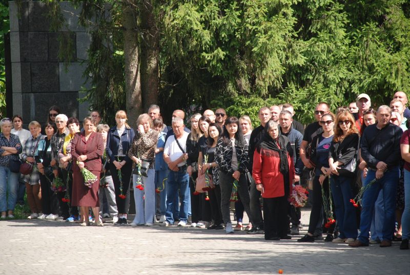 Шосткинська громада провела в останню путь двох захисників України