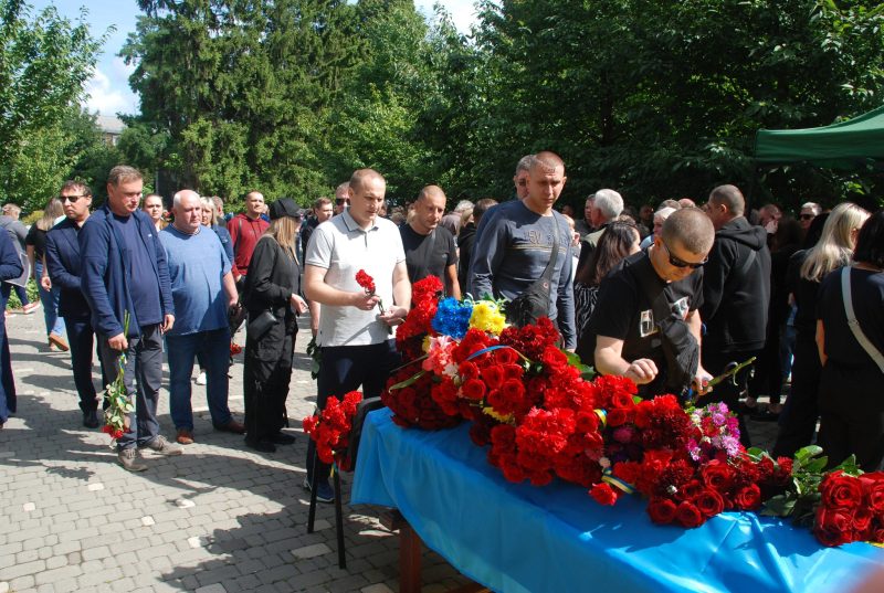 Шосткинська громада провела в останню путь двох захисників України
