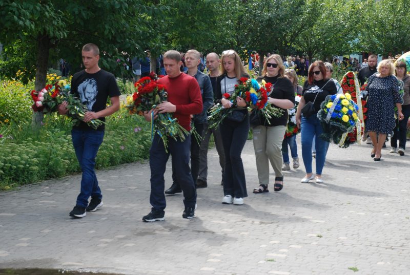 Шосткинська громада провела в останню путь двох захисників України