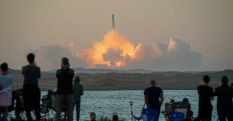 Starship із 10-го разу успішно злетів: прорив Маска на шляху до Марса чи лише чергова спроба. Пояснюємо