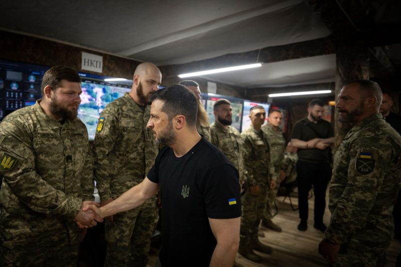 Сумщина: Президент України Володимир Зеленський нагородив воїнів 80-ї бригади та 225-го штурмового полку