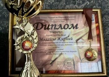 Талановитий учень ІІ класу Шосткинської ДШМ Михайло Жирний отримав декілька яскравих перемог у дитячих творчих змаганнях (+фото)