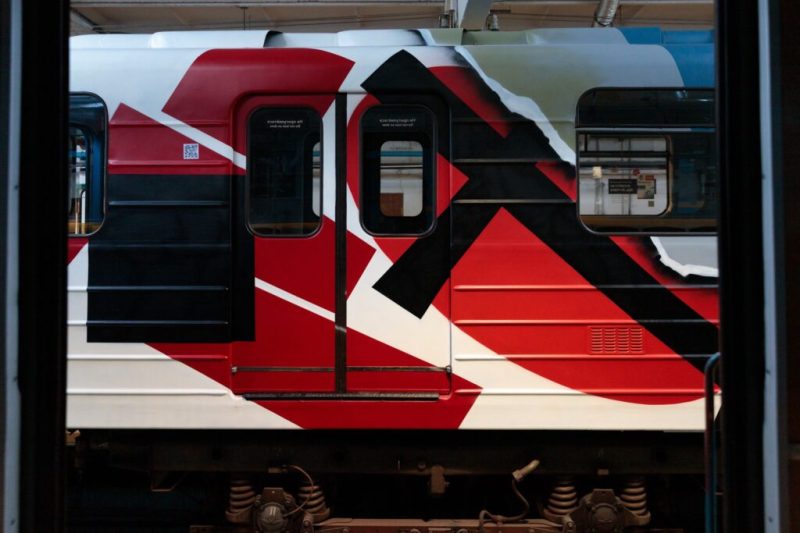 У київському метрополітені курсуватиме артпоїзд, присвячений художнику-авангардисту Казимиру Малевичу,чиє ім’я пов’язане з Конотопом