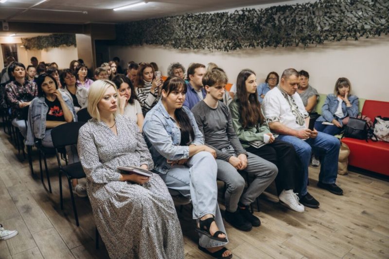 У Класичному фаховому коледжі презентували документальне видання про життя в окупації