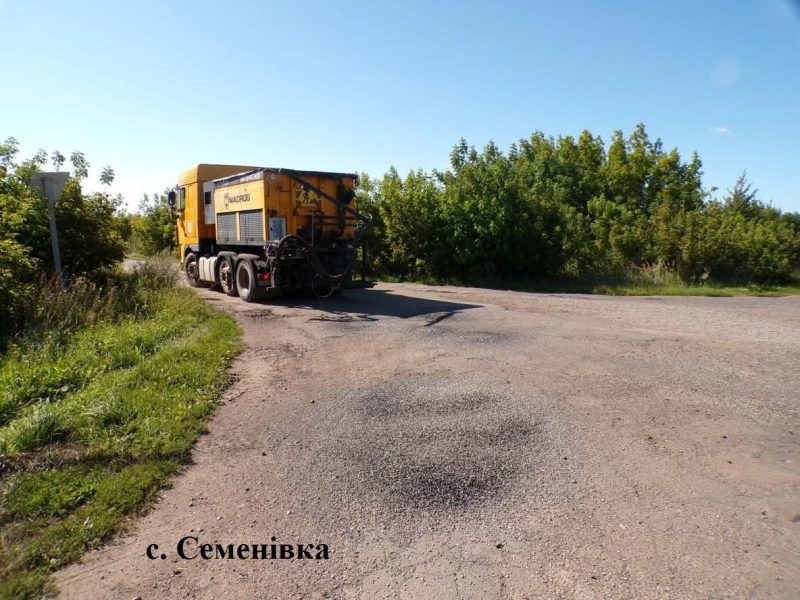 У Липоводолинській громаді триває ямковий ремонт доріг