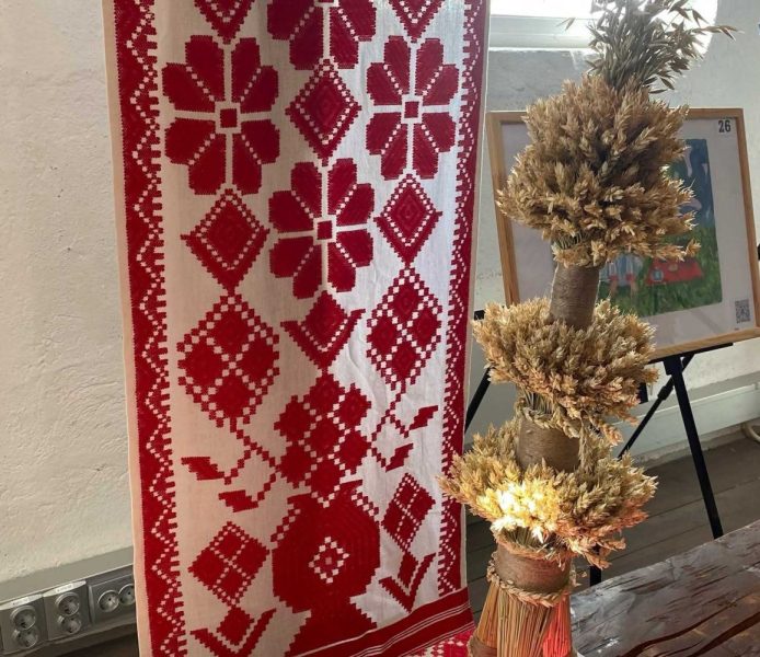 У Норвегії відкрилася виставка робіт юних сумських художників