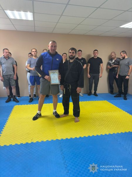 У рамках Тижня пам’яті захисників України в Ромнах пройшов товариський матч із мініфутболу між працівниками поліції та виправної колонії