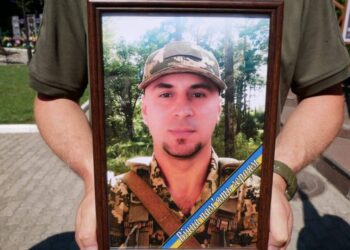 У Ромнах попрощалися з військовим Олександром Сіваком