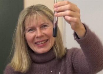 Учителька хімії з Шостки стала переможницею конкурсу від компанії “Єнамін”