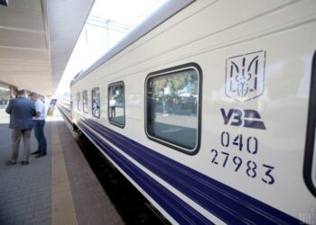 Удар Росії по Києву: деякі поїзди “Укрзалізниці” затримуються до трьох годин