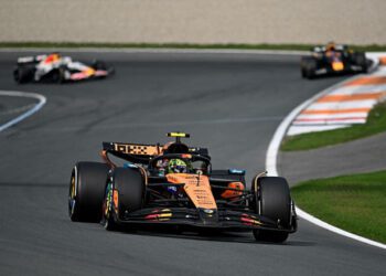 ВІДЕО. Драма у боротьбі за титул Ф-1. Пожежа в боліді Ландо Норріса