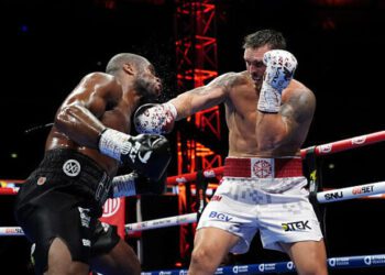 ВІДЕО. Легендарний репер – Усику: «Ти надер йому дупу, хочу дати тобі це»