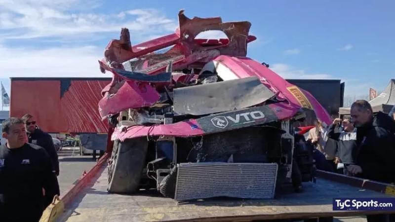 ВІДЕО. Моторошна аварія під час гонки. Машину підкинуло в повітря