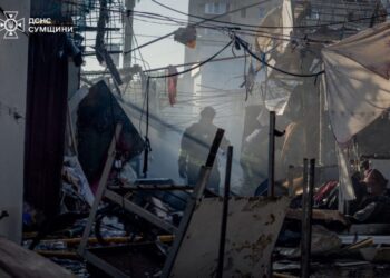 Ворог завдав удару по Центральному ринку Сум: знищено 10 кіосків