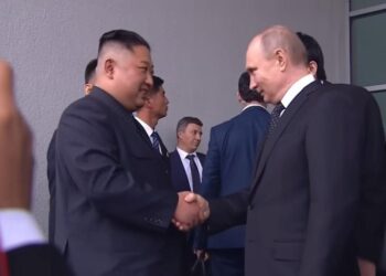 Життя в контейнерах і робота по 18 годин: Північна Корея постачає Росії “рабів”, – BBC